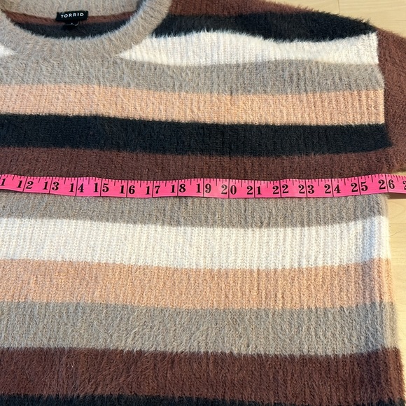 Torrid Fuzzy Yarn Pullover Drop Shoulder Sweater 1 1X 14 16 - Picture 7 of 11